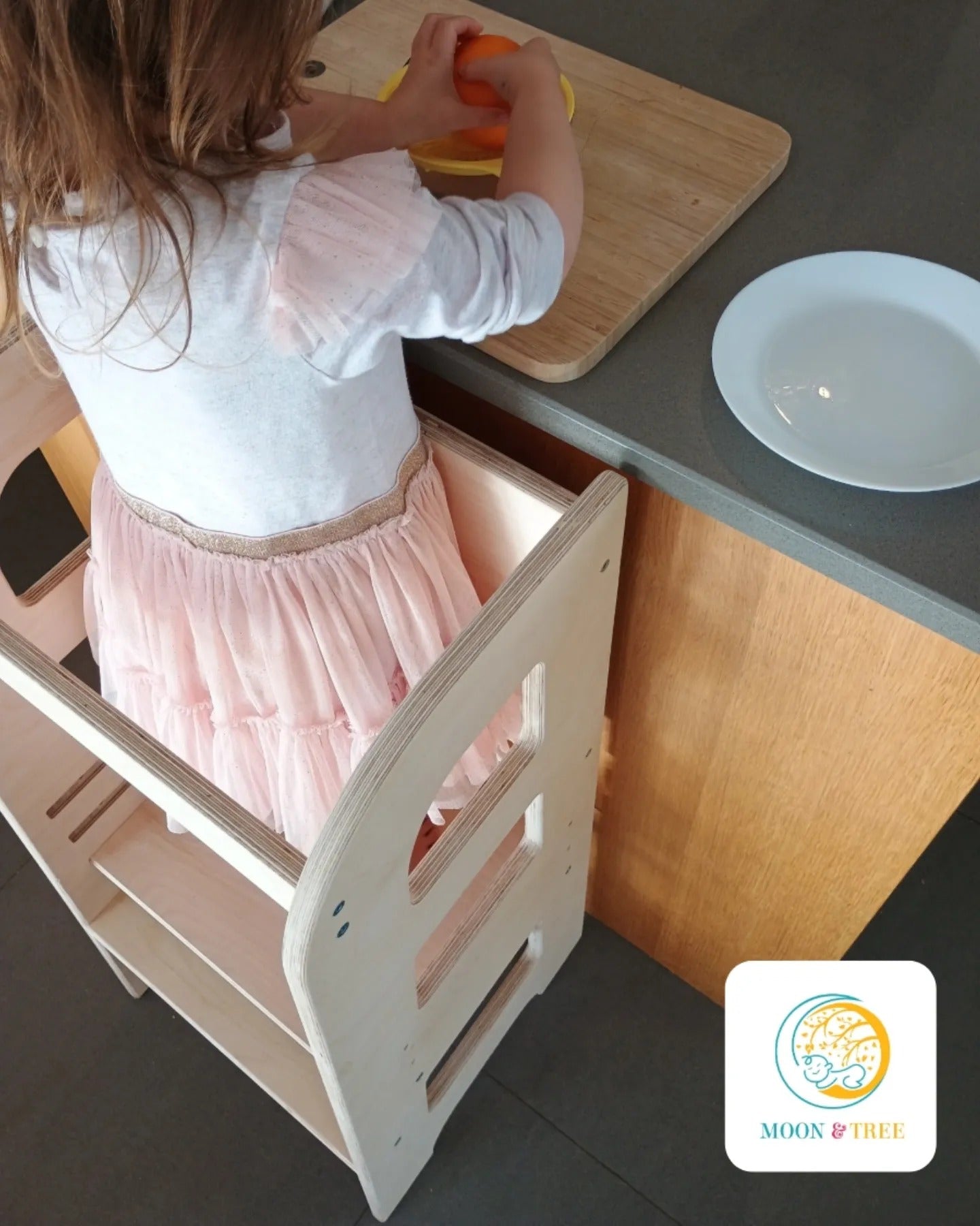 kitchen helper, top down